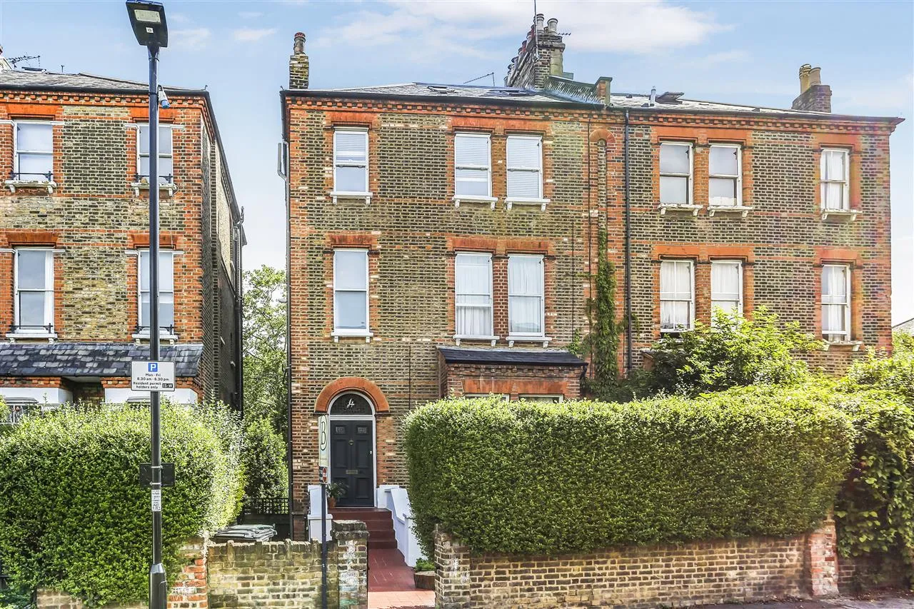 Dalmeny Road, London, photo 2