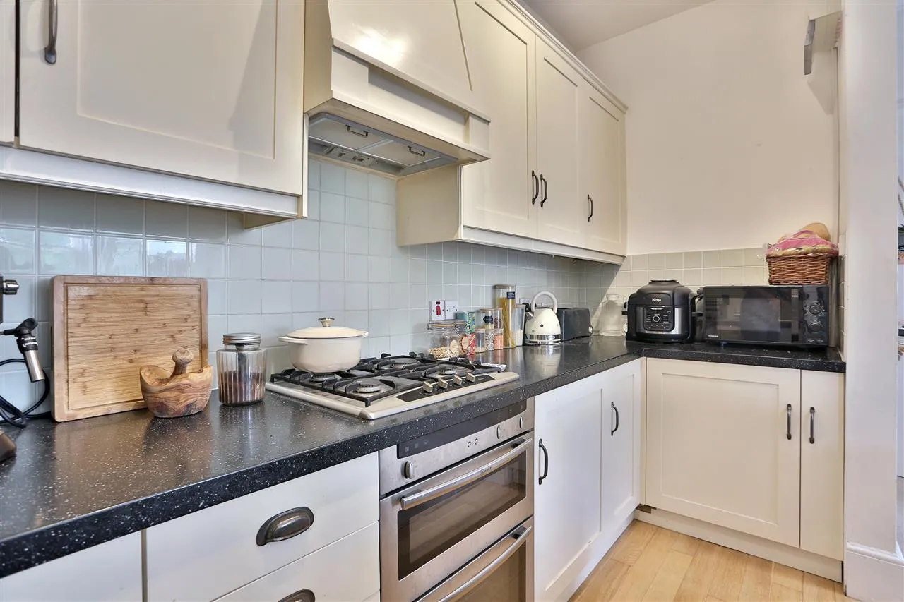 Dalmeny Road, London, photo 17
