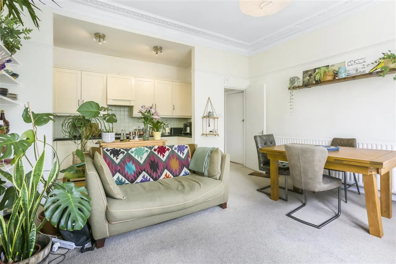 Dalmeny Road, London, photo 14