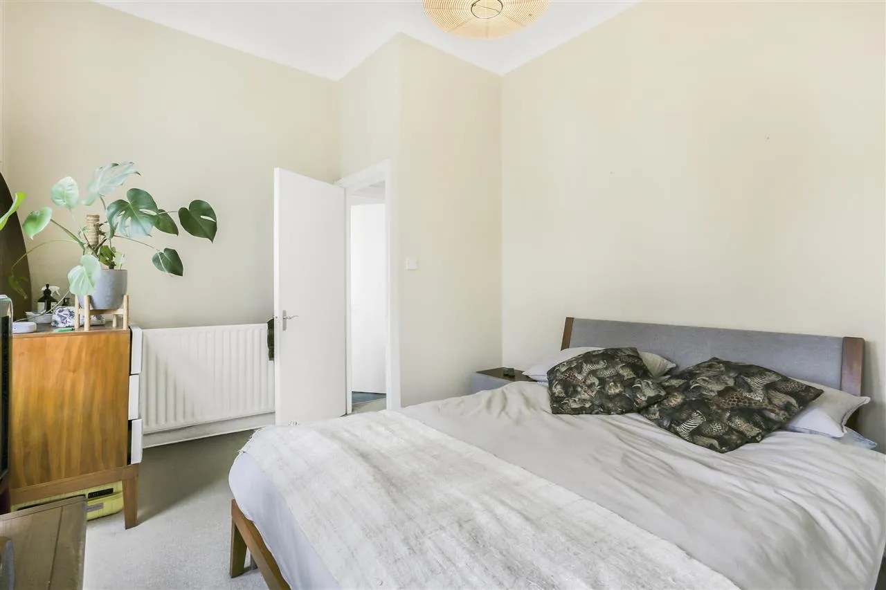 Dalmeny Road, London, photo 5