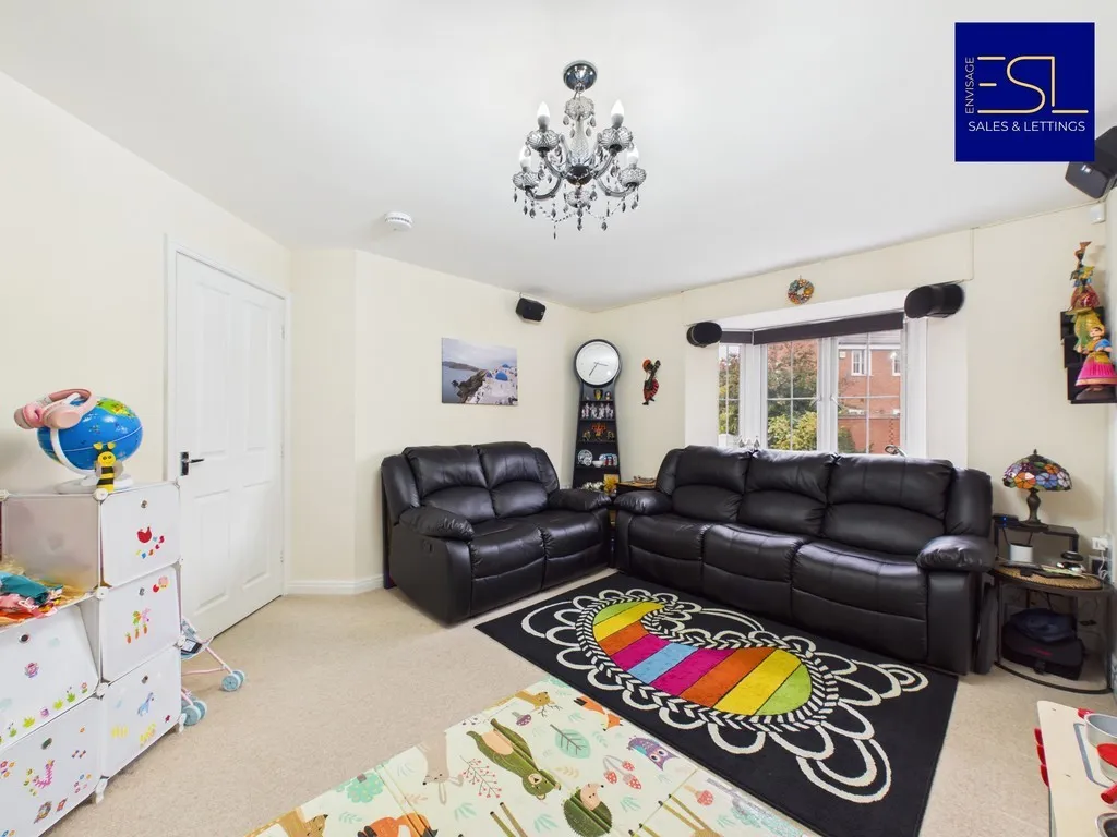 Lancaster Gardens, Coventry - Beautiful Family Home, photo 5