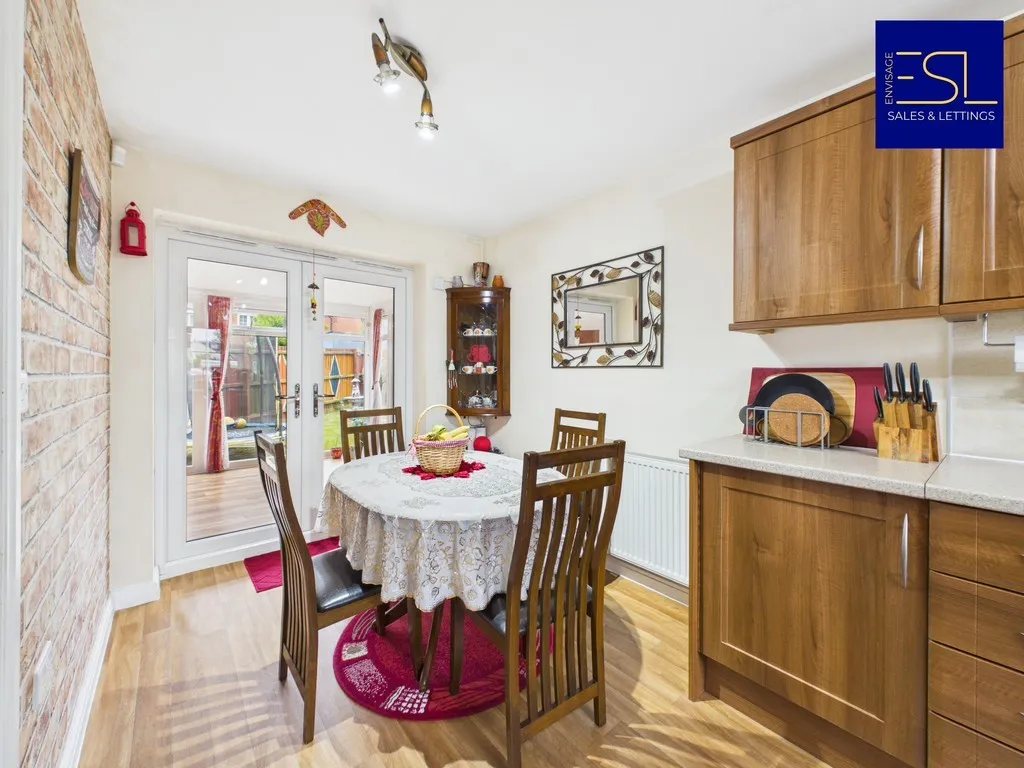 Lancaster Gardens, Coventry - Beautiful Family Home, photo 4
