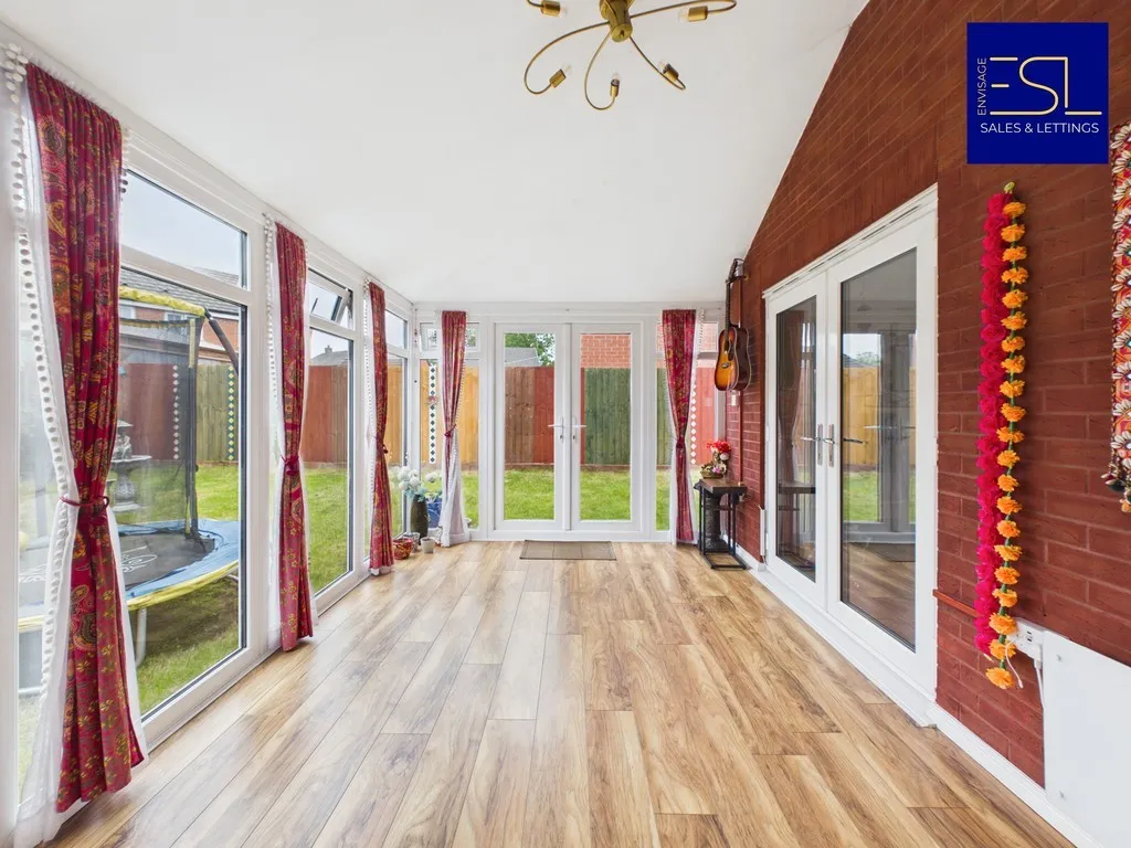 Lancaster Gardens, Coventry - Beautiful Family Home, photo 10