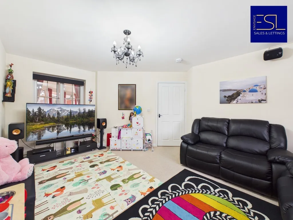 Lancaster Gardens, Coventry - Beautiful Family Home, photo 6