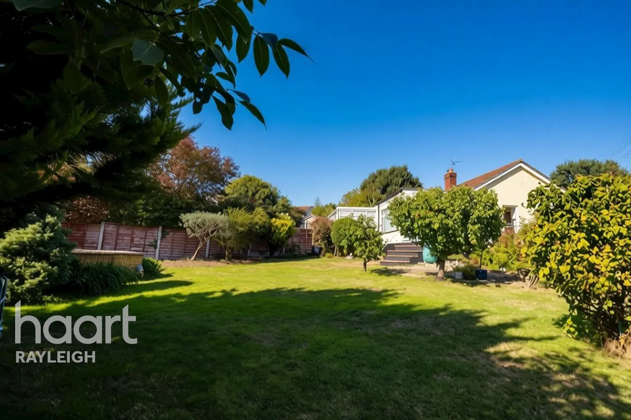 The Green, Leigh-On-Sea, SS9, photo 14