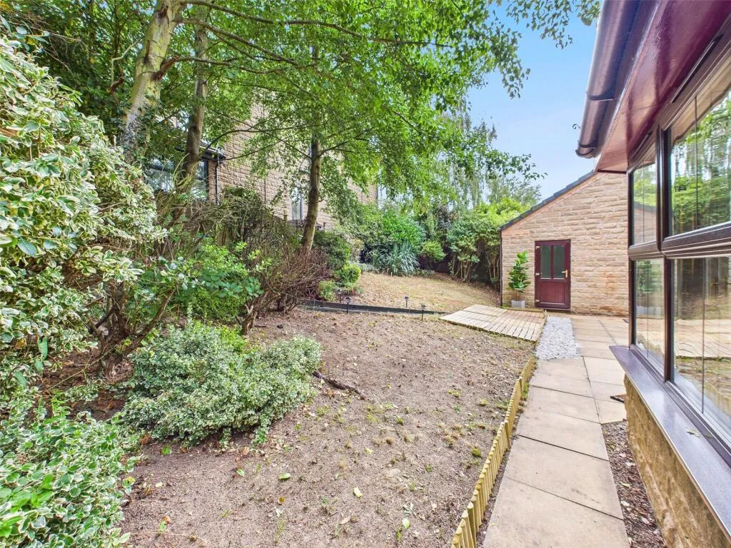 St. Peters Heights, Edlington, DN12, photo 19