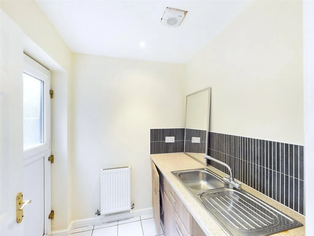 St. Peters Heights, Edlington, DN12, photo 7
