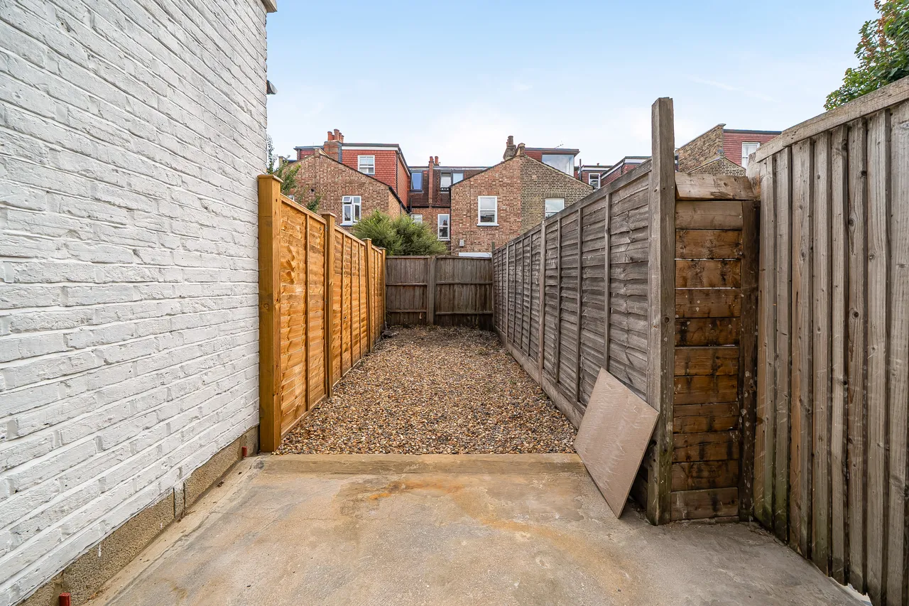 67 Whellock Road, London, photo 4