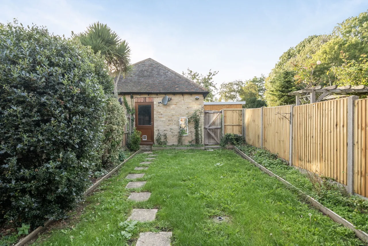 Conyngham Road, Minster, photo 19