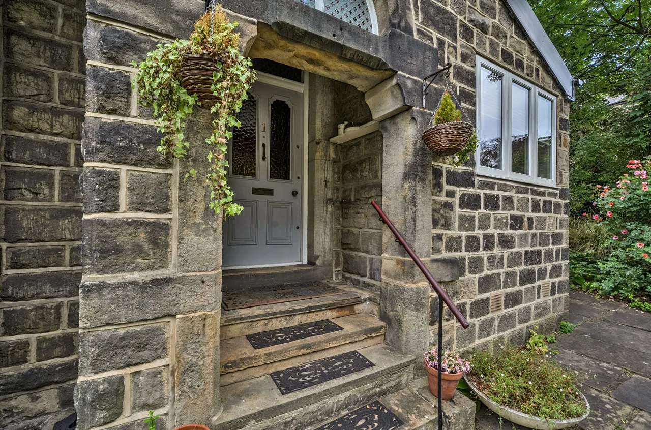 Newlay Lane, Horsforth, LS18, photo 16