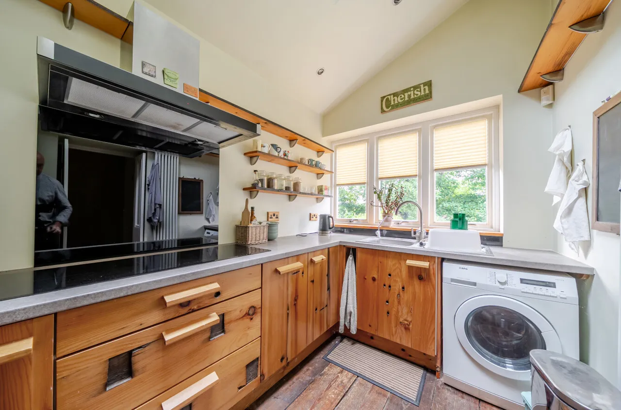 Newlay Lane, Horsforth, LS18, photo 7