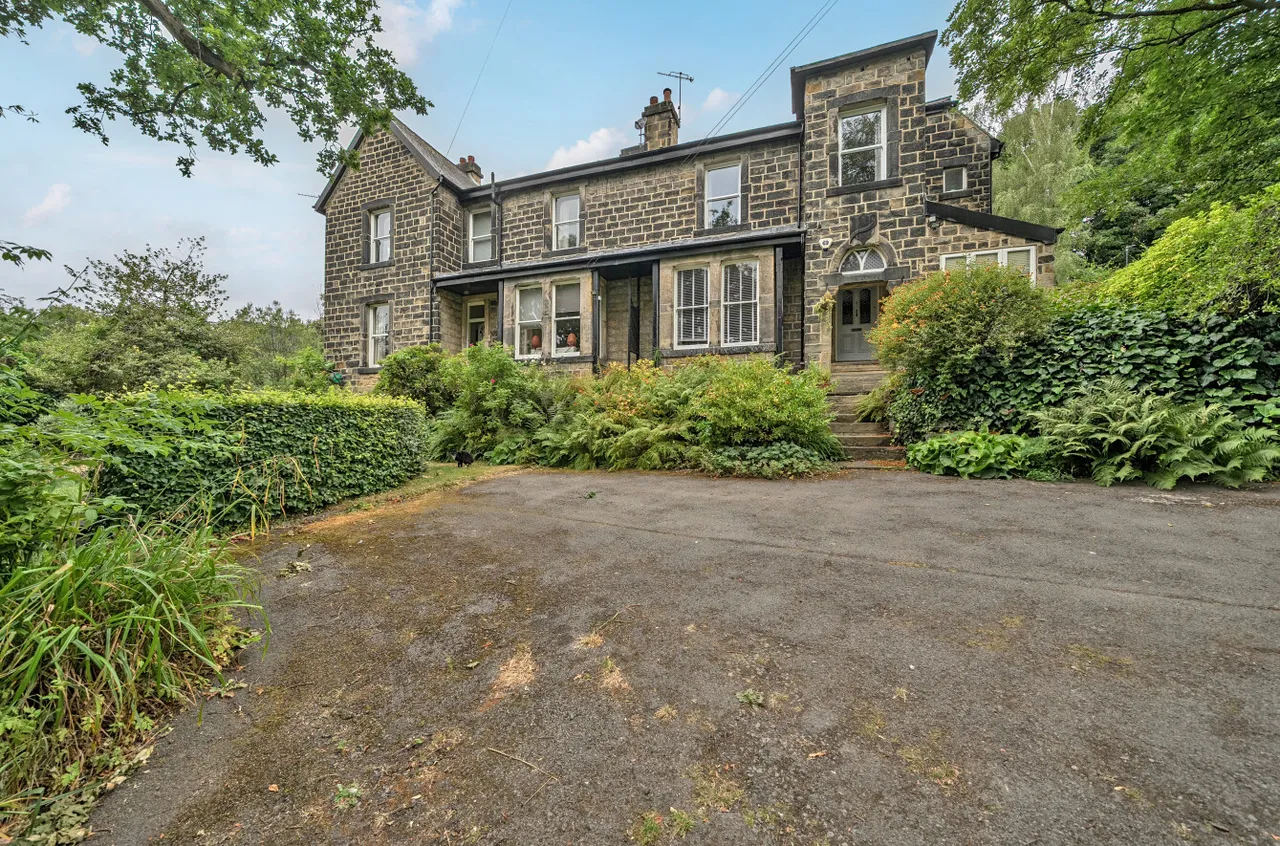 2 bed flat for sale, Newlay Lane, Horsforth, LS18