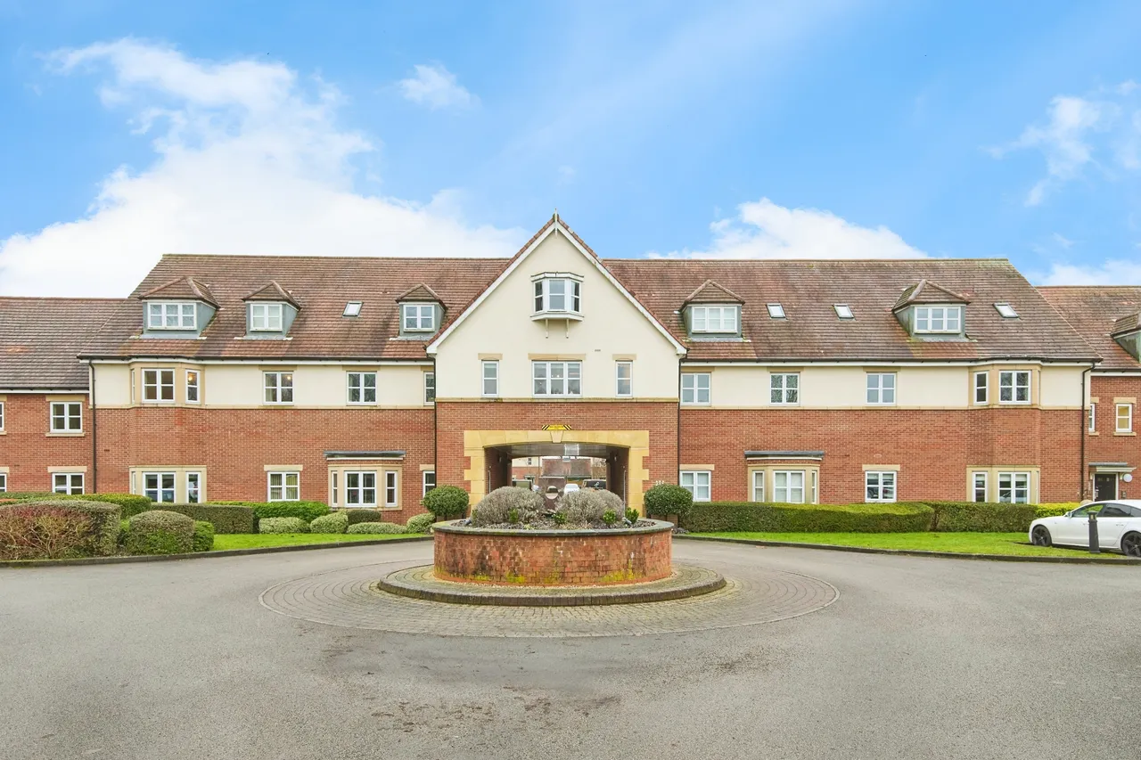 Tudor Court, Draycott, photo 2