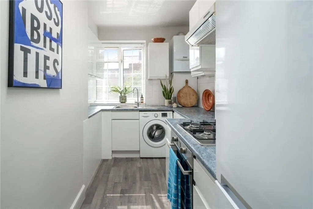 Davidson Gardens, London, SW8, photo 2