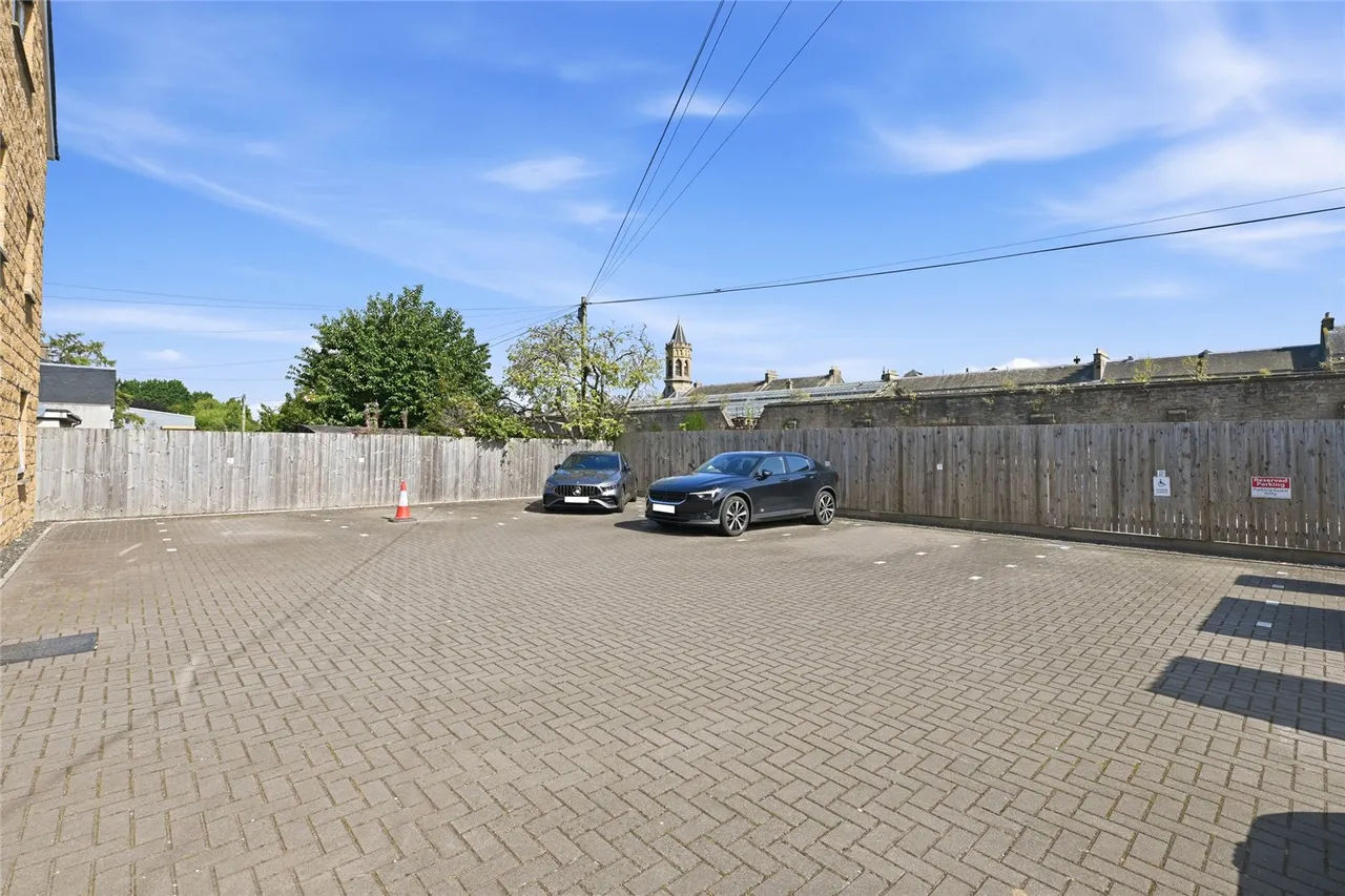 Glover Street, Perth, PH2, photo 11