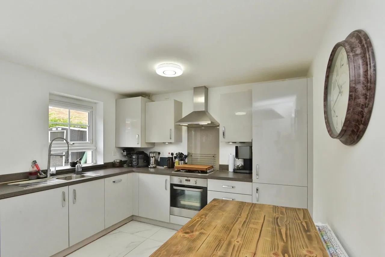 Martina Close, Fairfields, MK11, photo 20