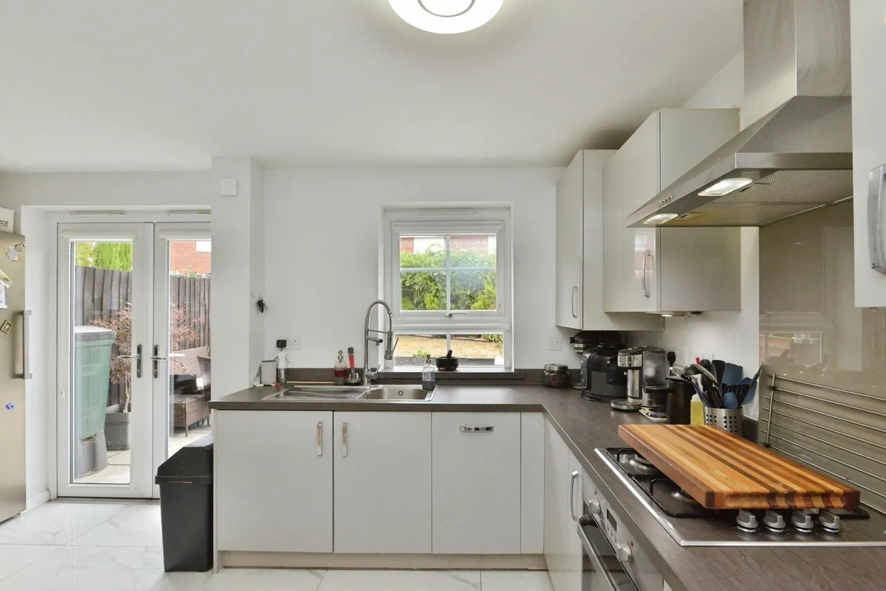 Martina Close, Fairfields, MK11, photo 7