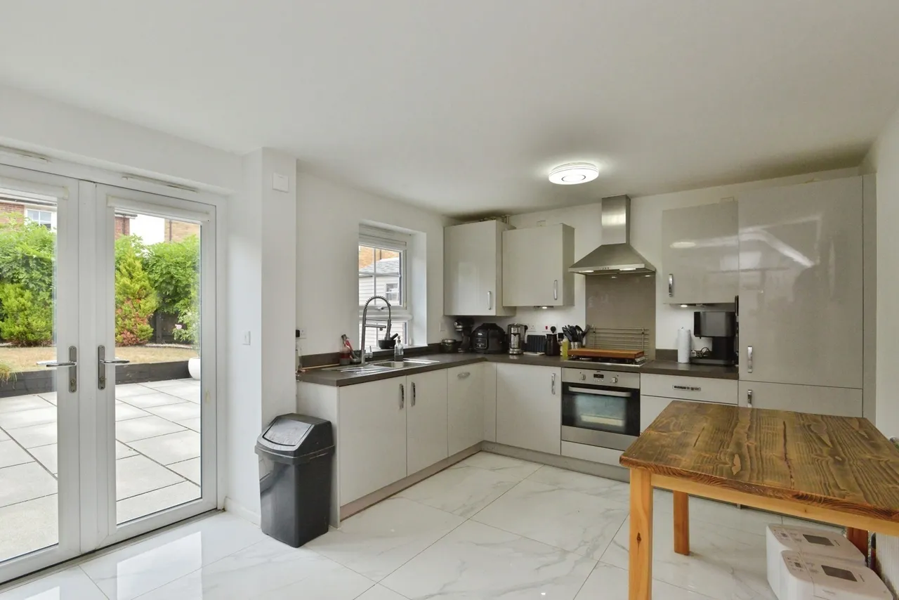 Martina Close, Fairfields, MK11, photo 5