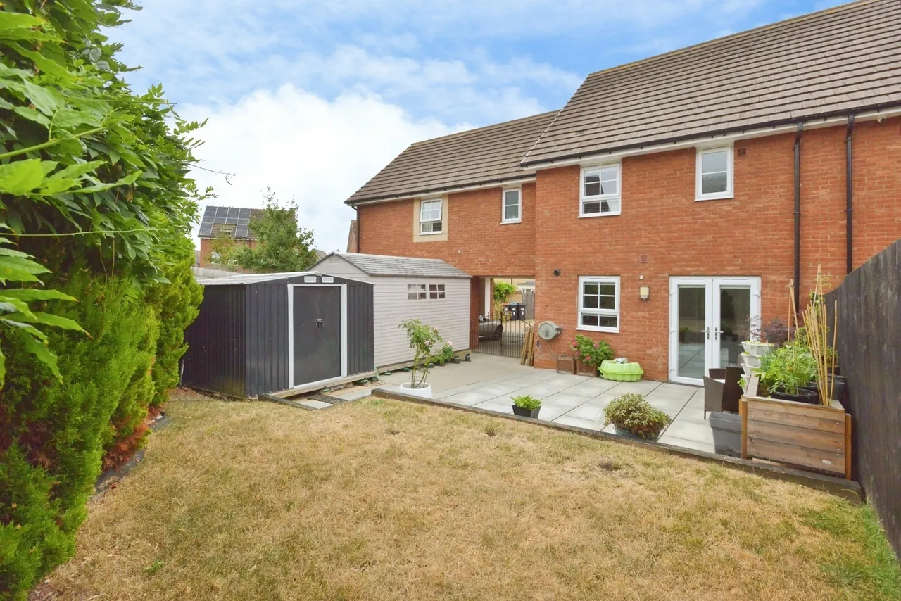 Martina Close, Fairfields, MK11, photo 12