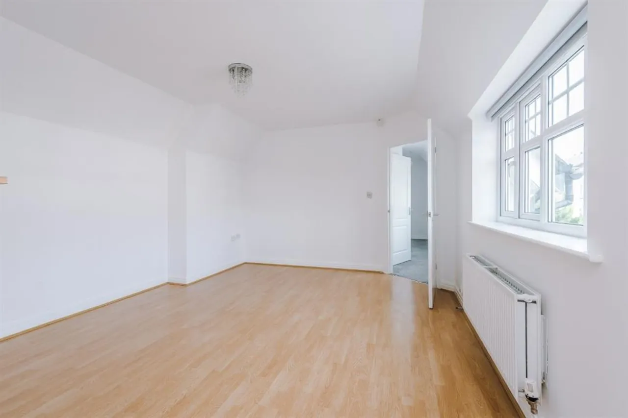 Moorside Road, Swinton, M27, photo 6