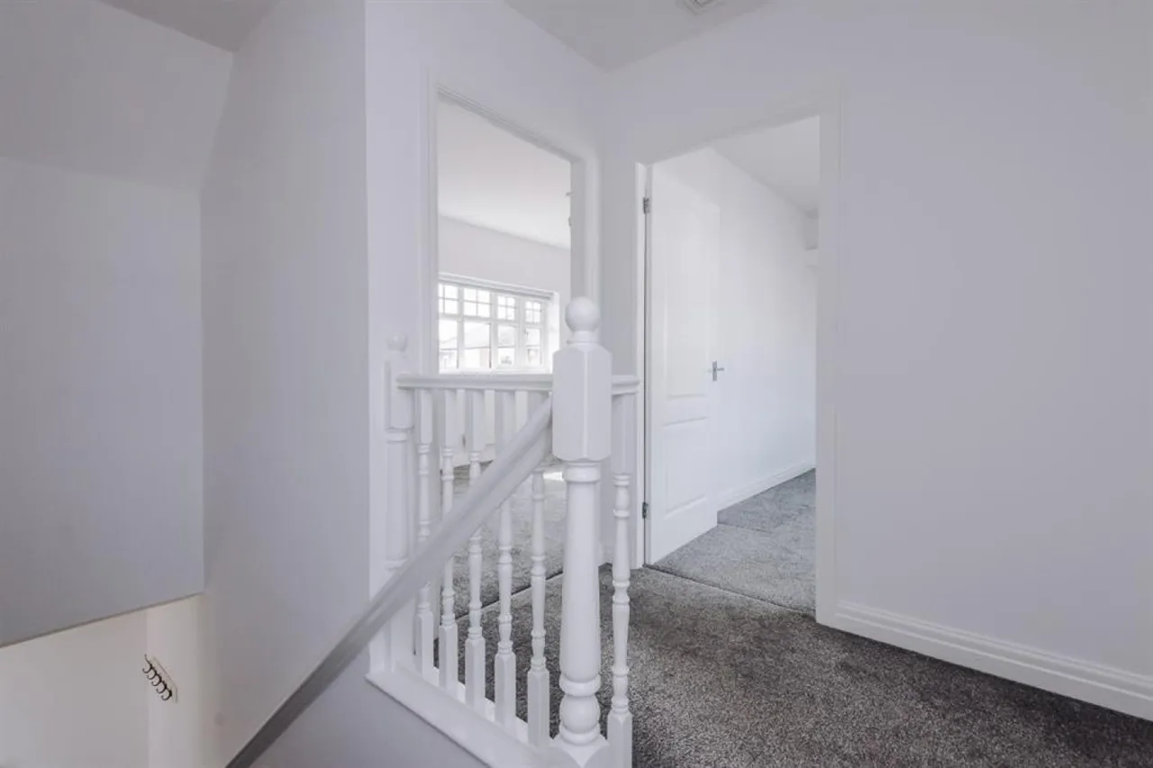 Moorside Road, Swinton, M27, photo 7
