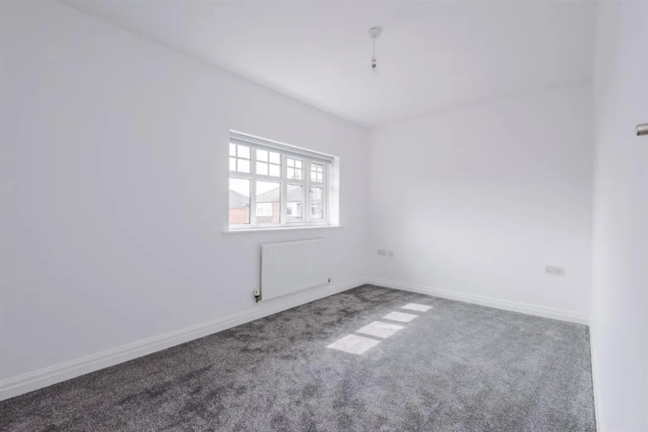 Moorside Road, Swinton, M27, photo 12