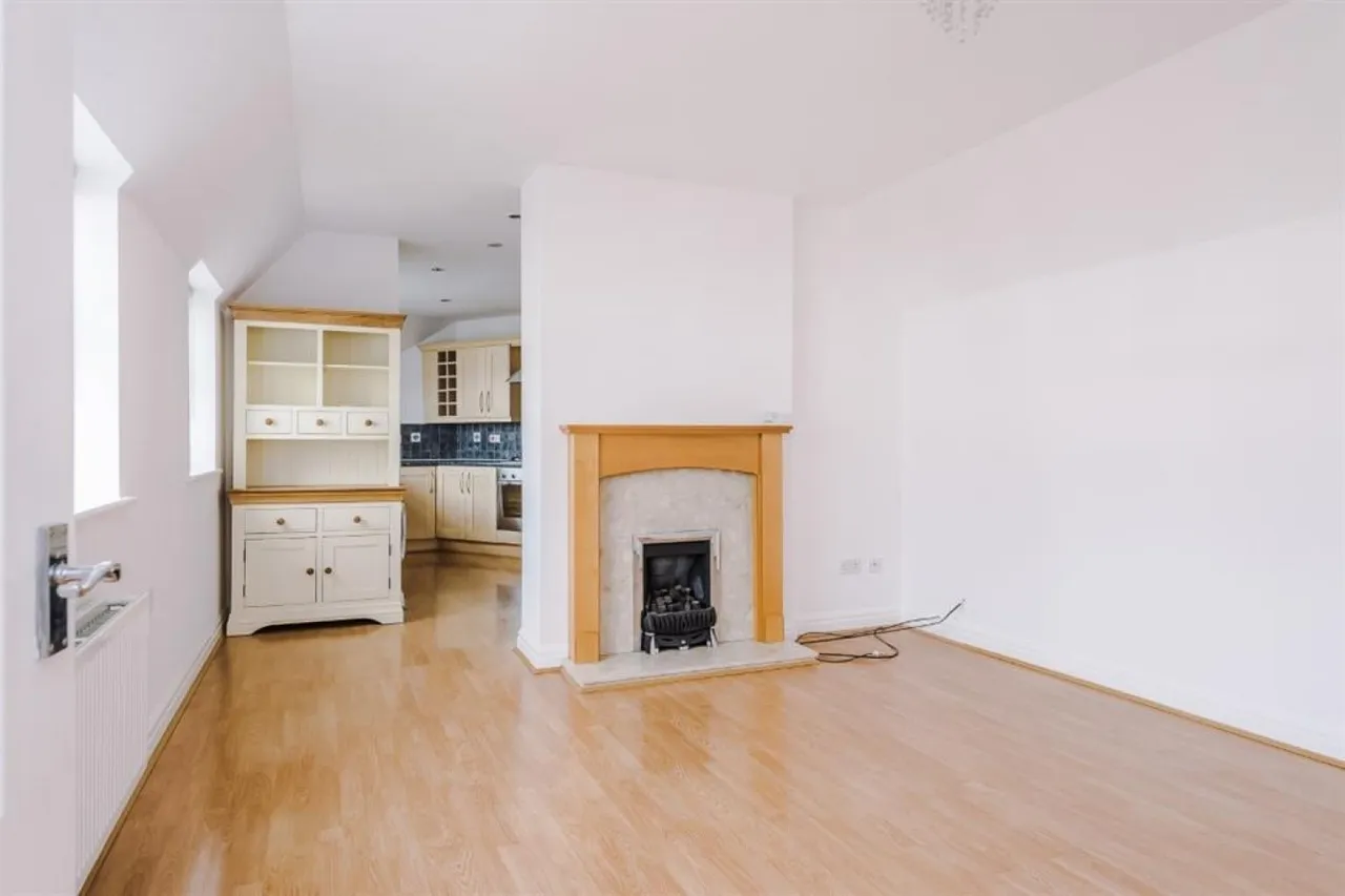 Moorside Road, Swinton, M27, photo 5