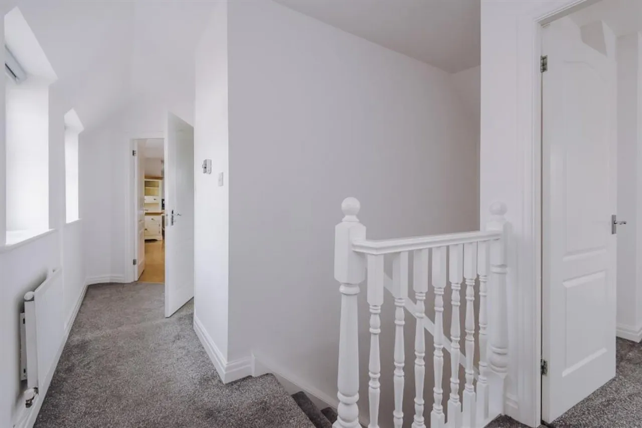 Moorside Road, Swinton, M27, photo 8