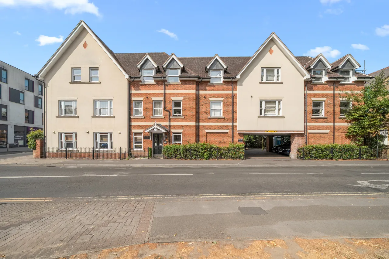 Crouch Oak Lane, Addlestone, KT15, photo 16