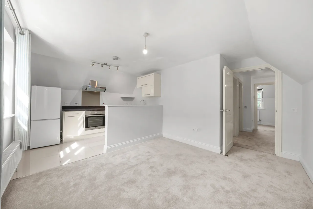 Crouch Oak Lane, Addlestone, KT15, photo 5
