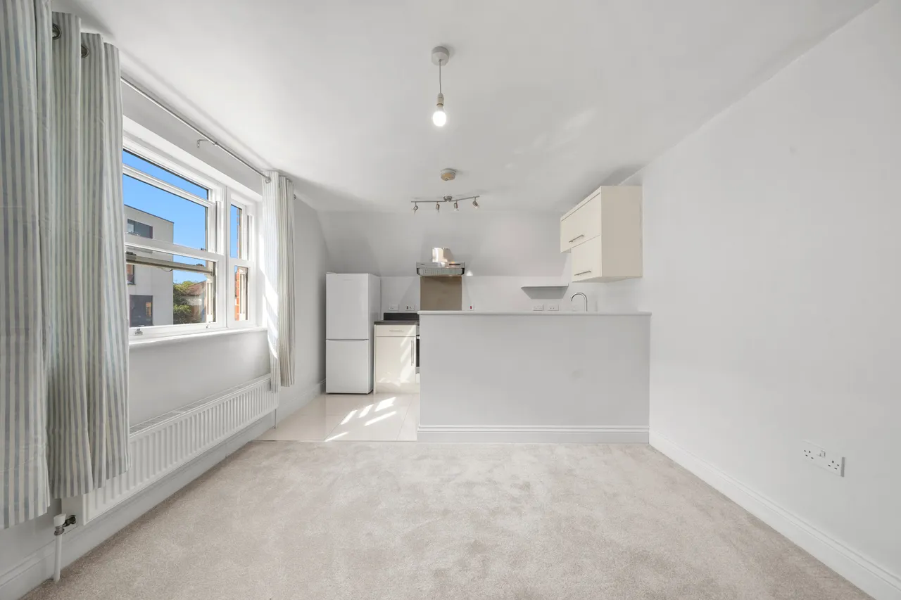 Crouch Oak Lane, Addlestone, KT15, photo 4