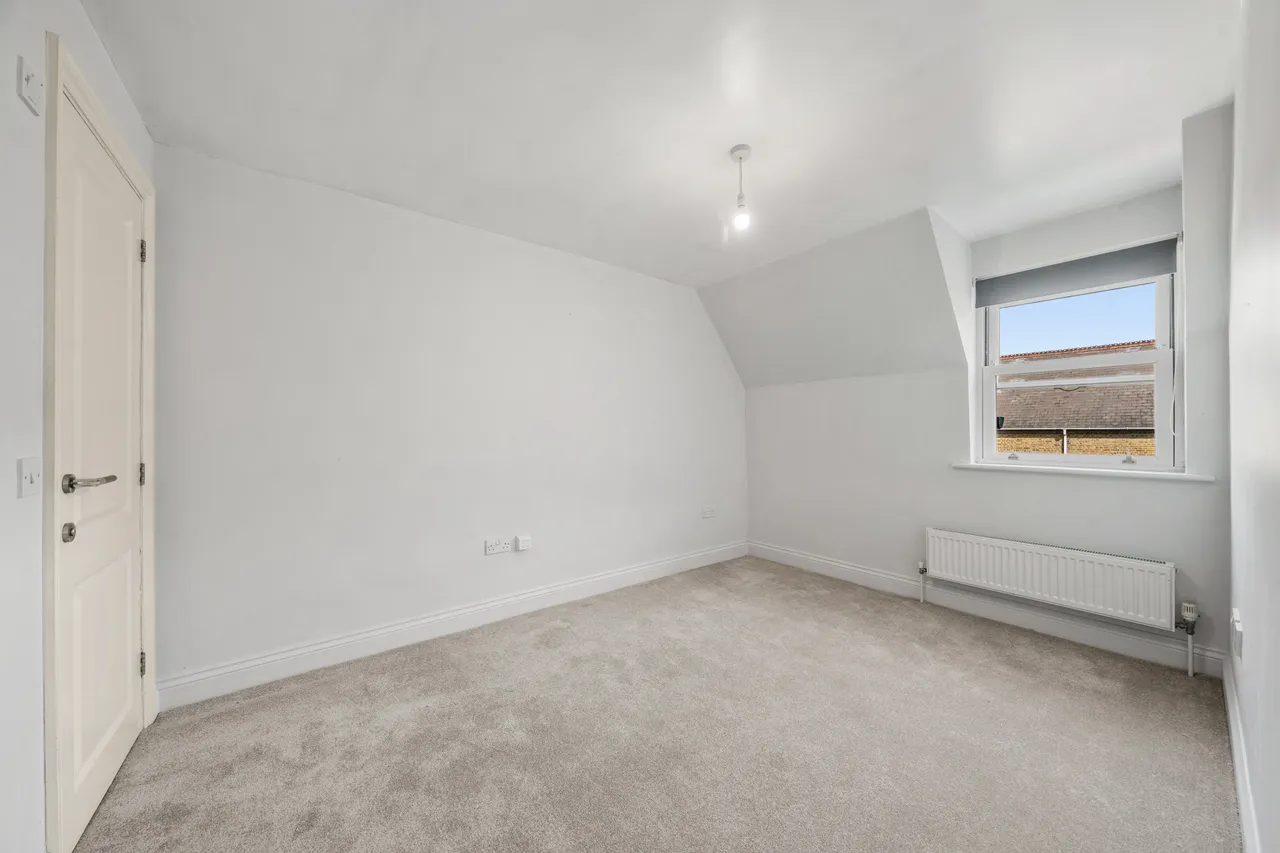 Crouch Oak Lane, Addlestone, KT15, photo 11