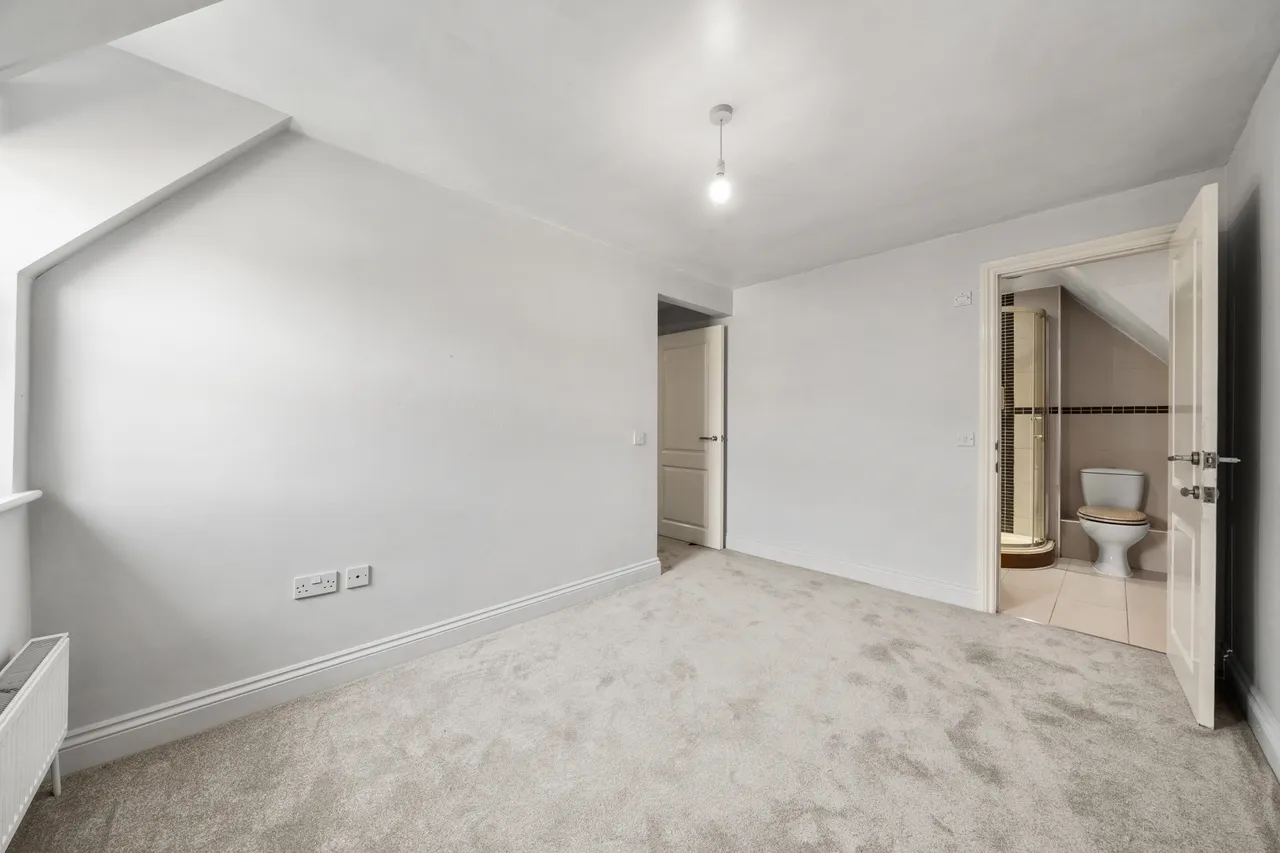 Crouch Oak Lane, Addlestone, KT15, photo 14
