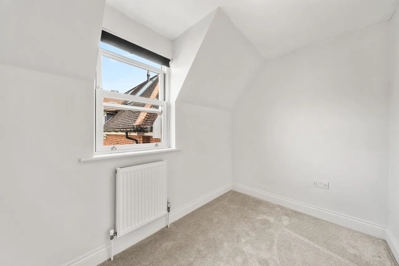 Crouch Oak Lane, Addlestone, KT15, photo 10
