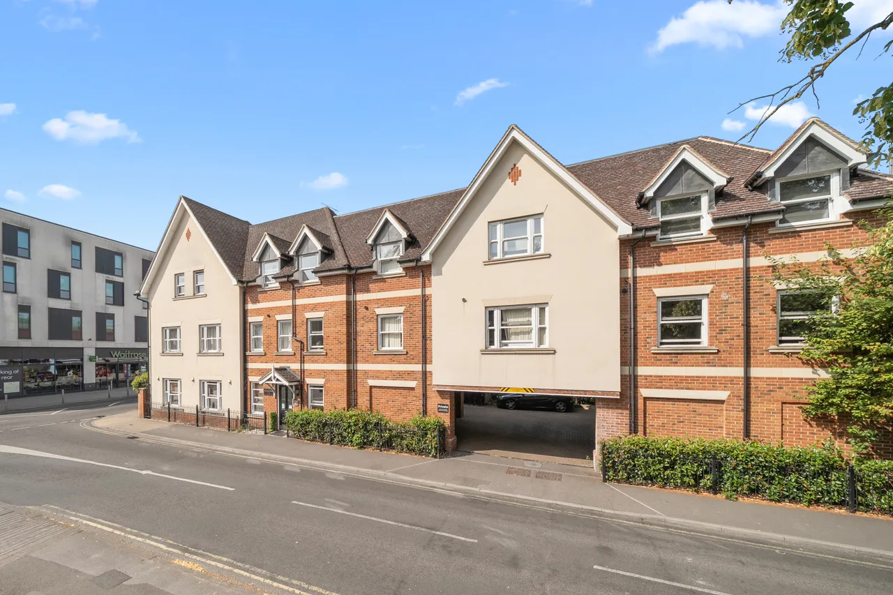 Crouch Oak Lane, Addlestone, KT15, photo 17