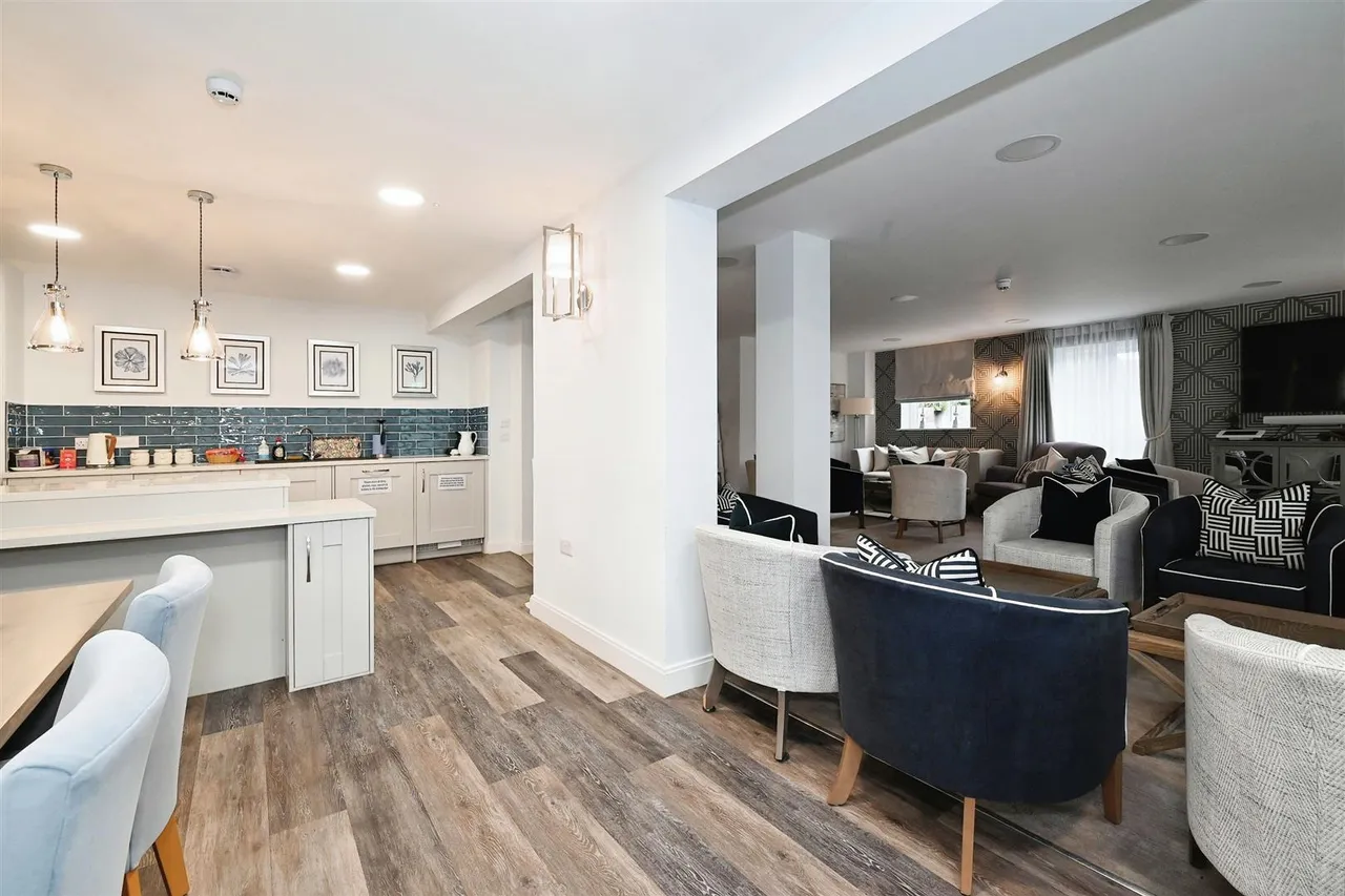 Reading Road, Henley-On-Thames, RG9, photo 26