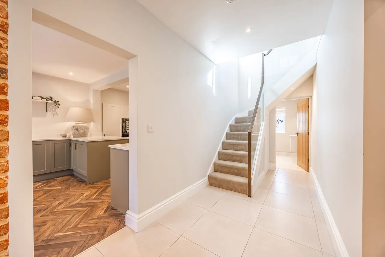 Beautifully Renovated and Extended Ho, photo 12