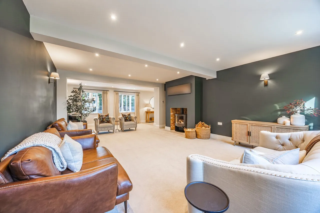 Beautifully Renovated and Extended Ho, photo 2