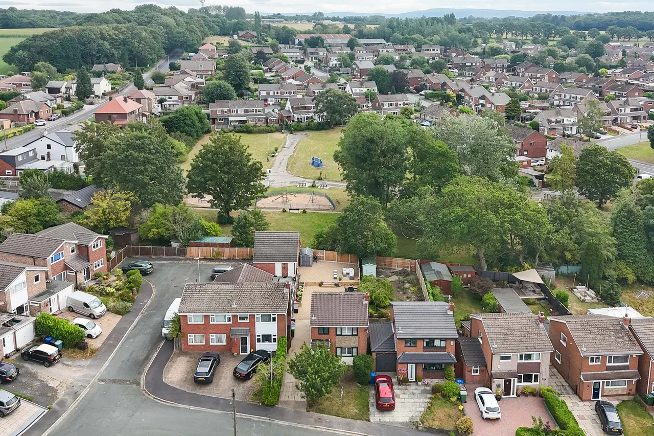 Whitehall Avenue, Appley Bridge, WN6, photo 4