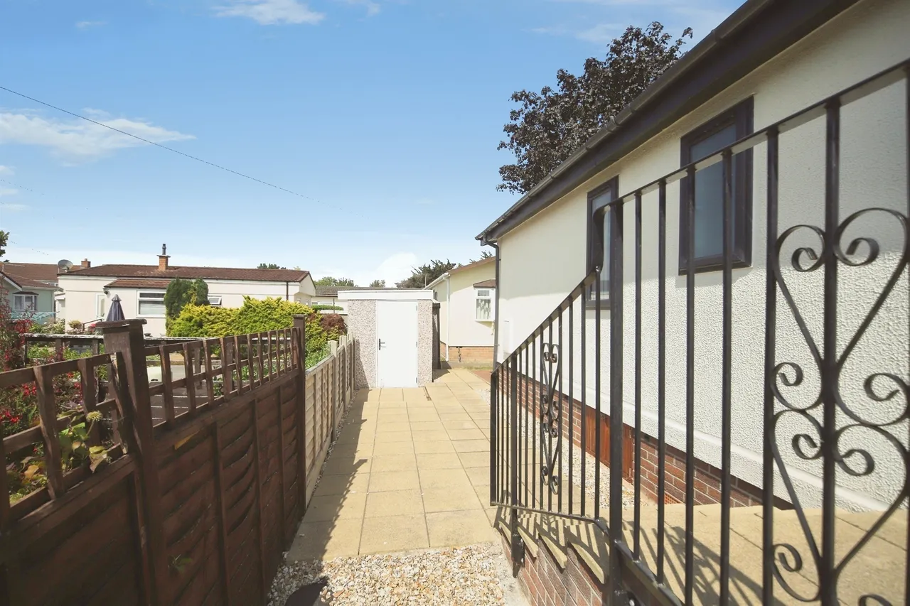 Ivy House Park, Henlade, Taunton, photo 9