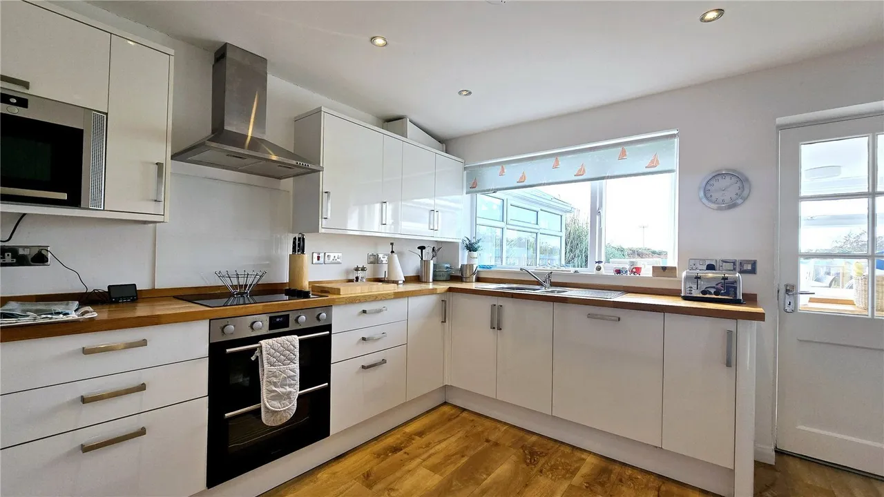 Penrhos, Holyhead, LL65, photo 3