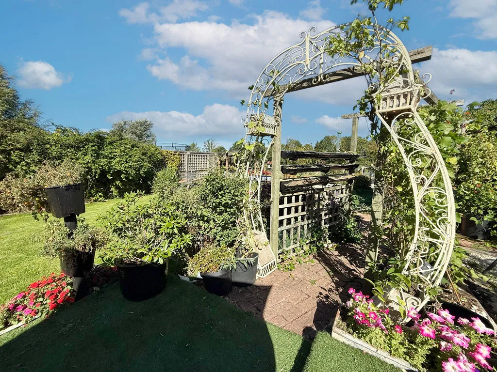Winslow Road, Wingrave, HP22, photo 24