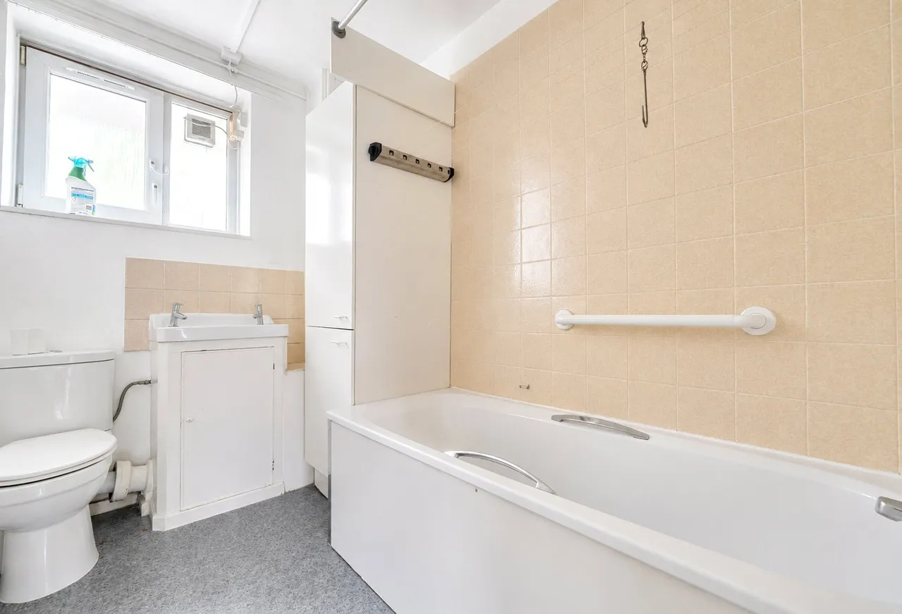 West House Close, London, SW19 6QU, photo 5