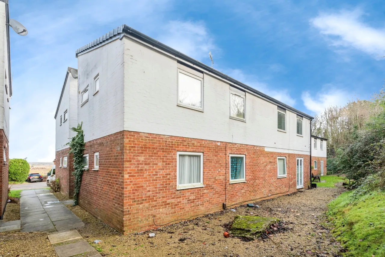 1 bed flat for sale — The Heights, Swindon, Wiltshire, SN1