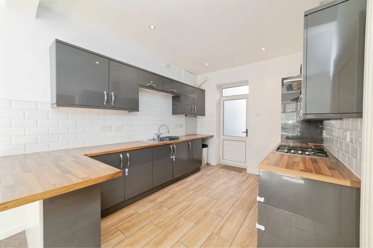 Andrew Street, Llanelli, SA15, photo 2