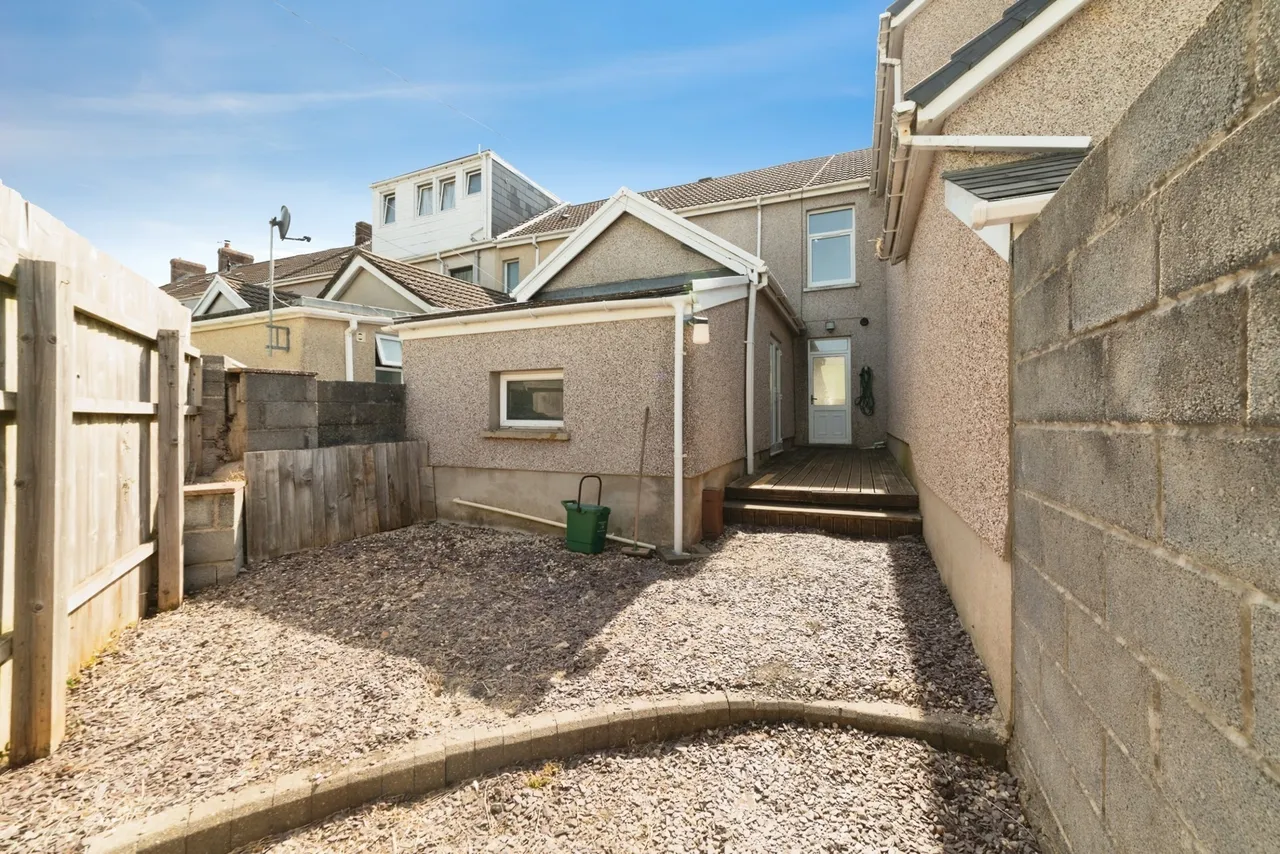 Andrew Street, Llanelli, SA15, photo 3
