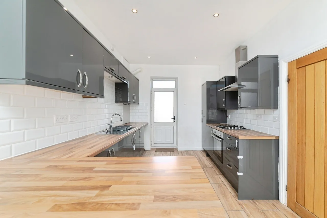 Andrew Street, Llanelli, SA15, photo 7