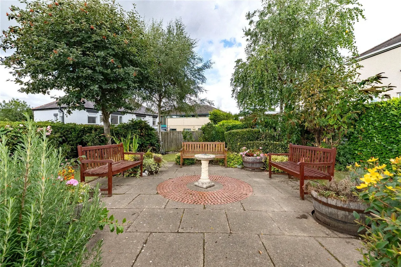 Oxford Avenue, Guiseley, LS20, photo 8