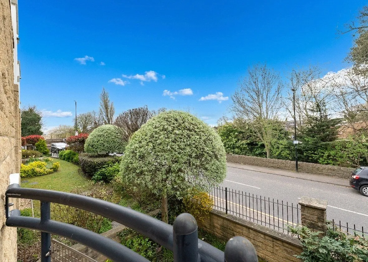 Oxford Avenue, Guiseley, LS20, photo 4