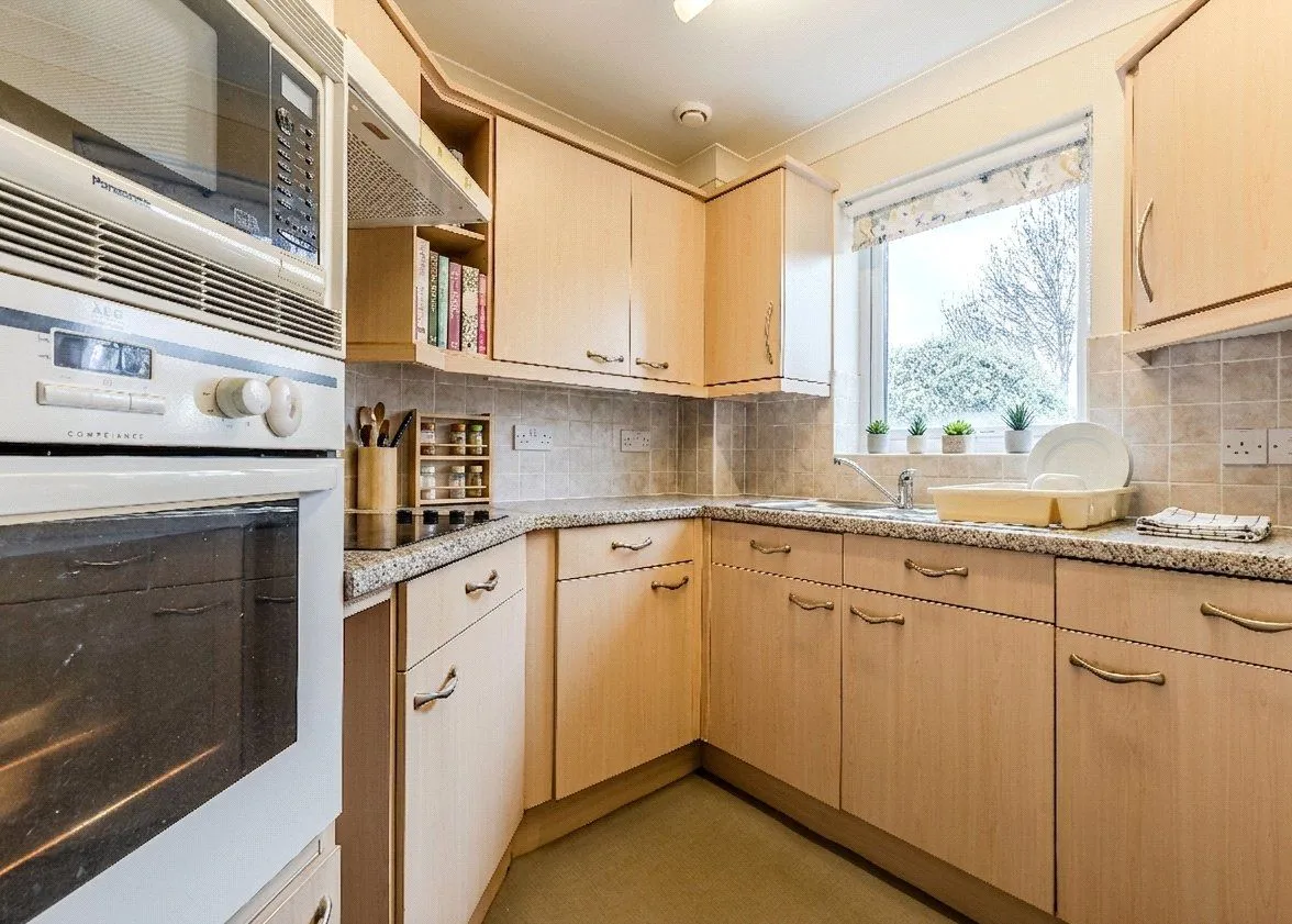 Oxford Avenue, Guiseley, LS20, photo 3